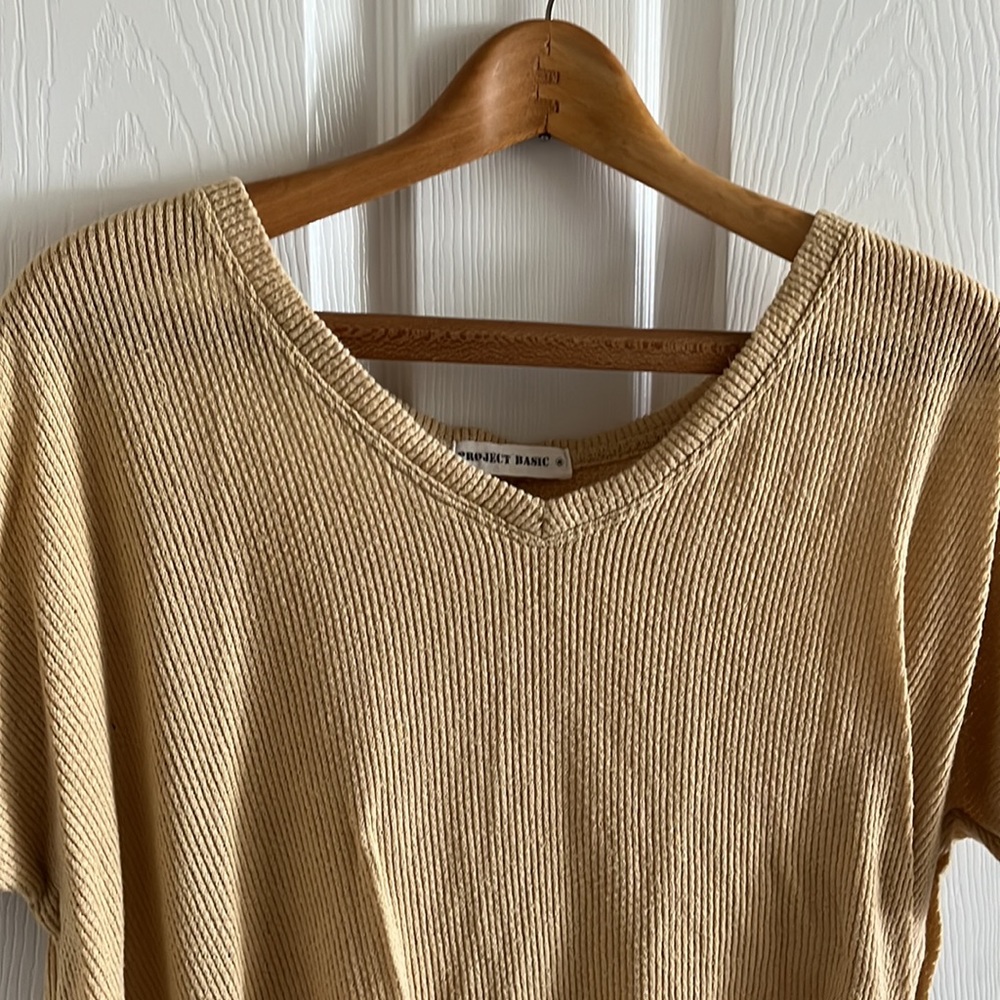 Project Basic Ribbed Short Sleeve Yellow V-Neck Top Size Medium - Picture 3 of 7